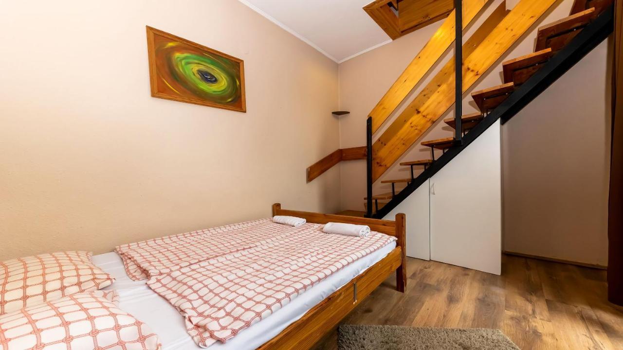 Csillagtúra Panzió Acomodação com café da manhã Eger Exterior foto