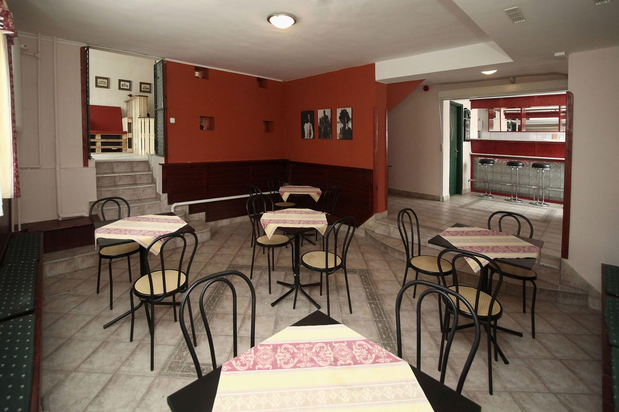 Csillagtúra Panzió Acomodação com café da manhã Eger Exterior foto