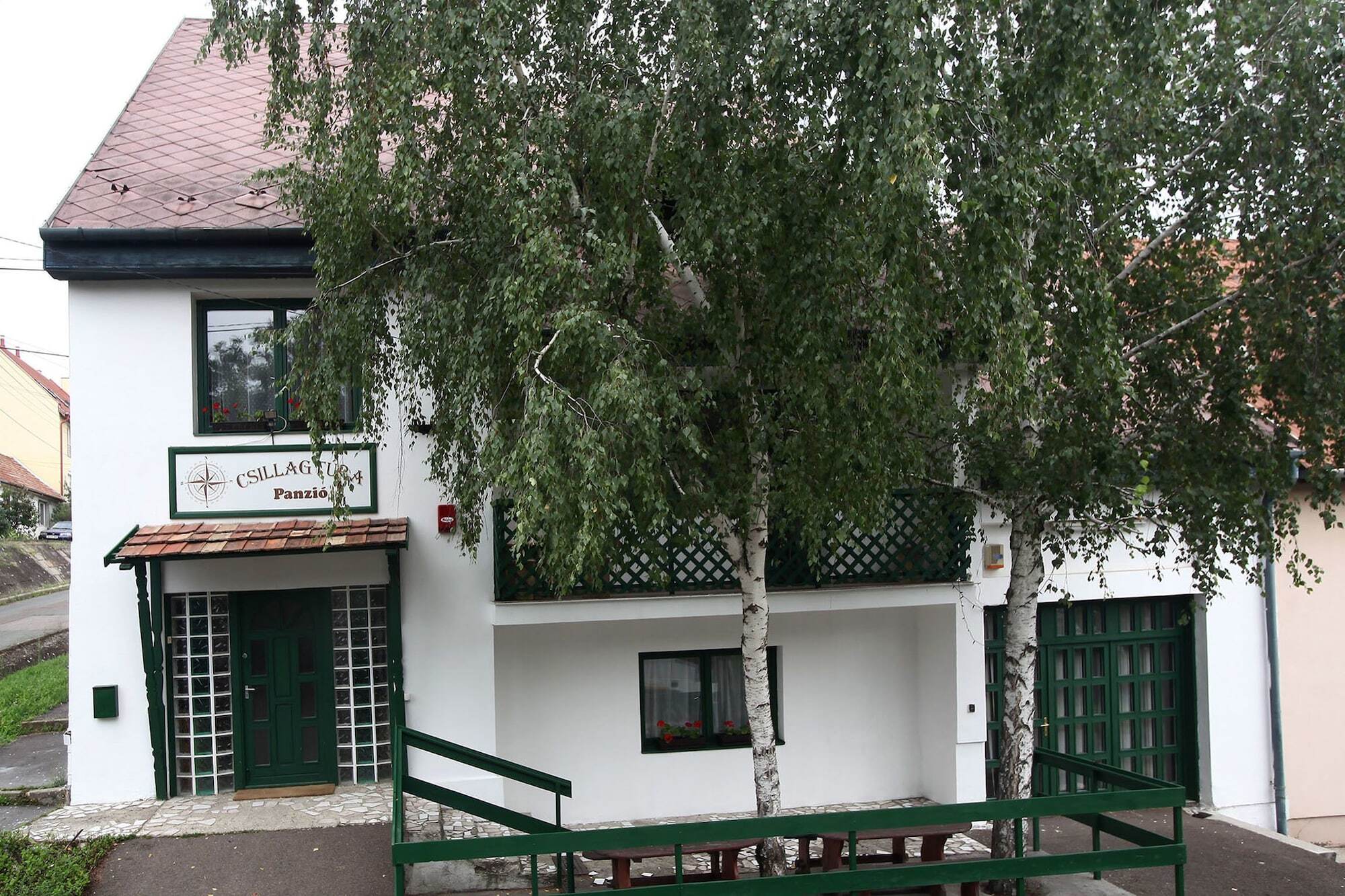 Csillagtúra Panzió Acomodação com café da manhã Eger Exterior foto
