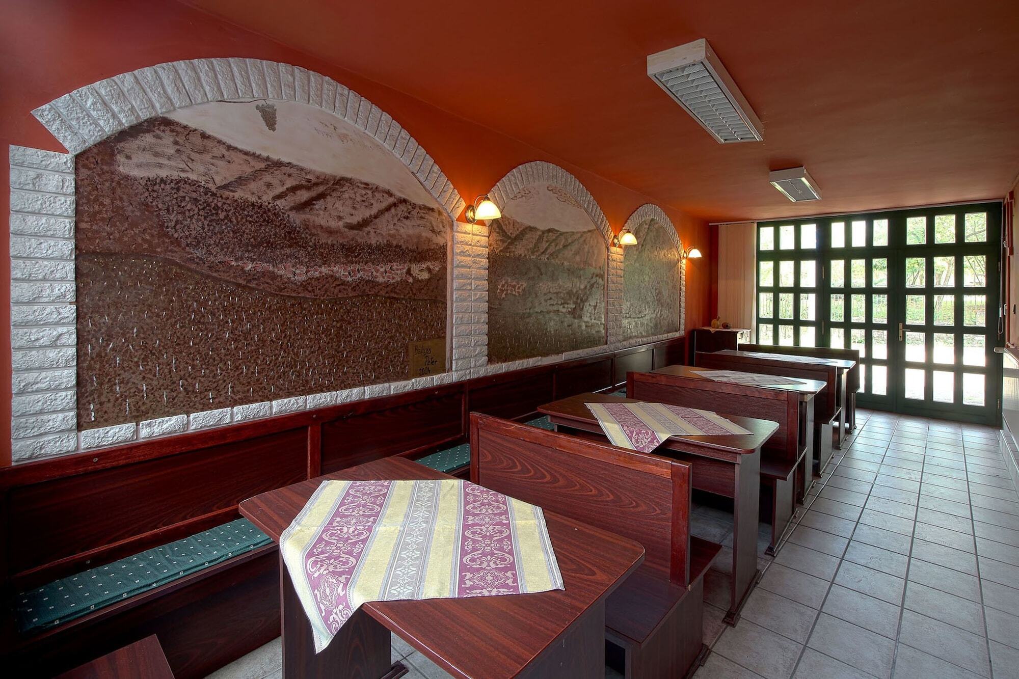 Csillagtúra Panzió Acomodação com café da manhã Eger Exterior foto